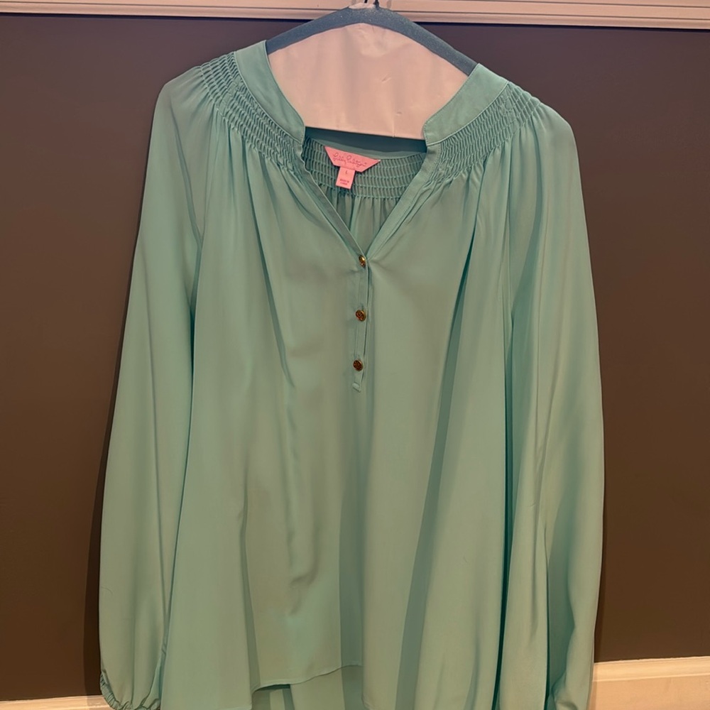 Lilly Pulitzer size Large Elsa Blouse 
Worn once 
Dry cleaned